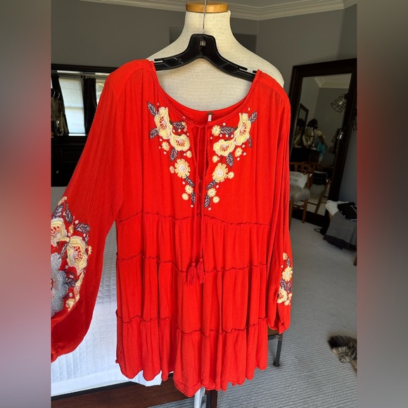 Free People Dresses & Skirts - Free People floral embroidered dress, size large